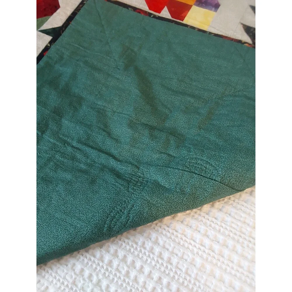 Tulip Pattern Quilted Throw